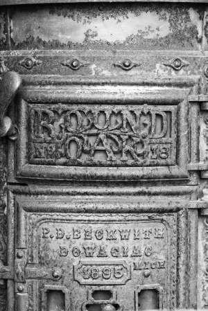Circa 1895 Round Oak No. 18 Stove: Black and White Photograph (DSC00673)