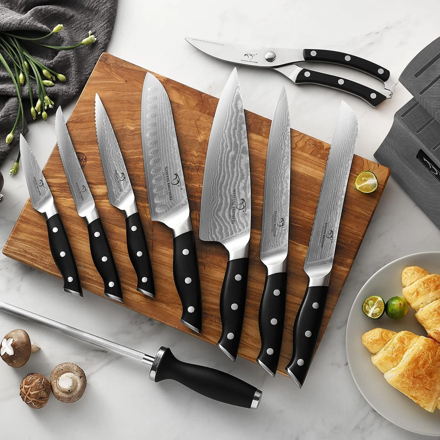 Damascus Kitchen Knife Set, 15-Piece Kitchen Knife Set with Block, ABS Ergonomic Handle for Chef Knife Set and Serrated Steak Knives Knife Sharpener and Kitchen Shears, 14 Slots Wooden Knife Block