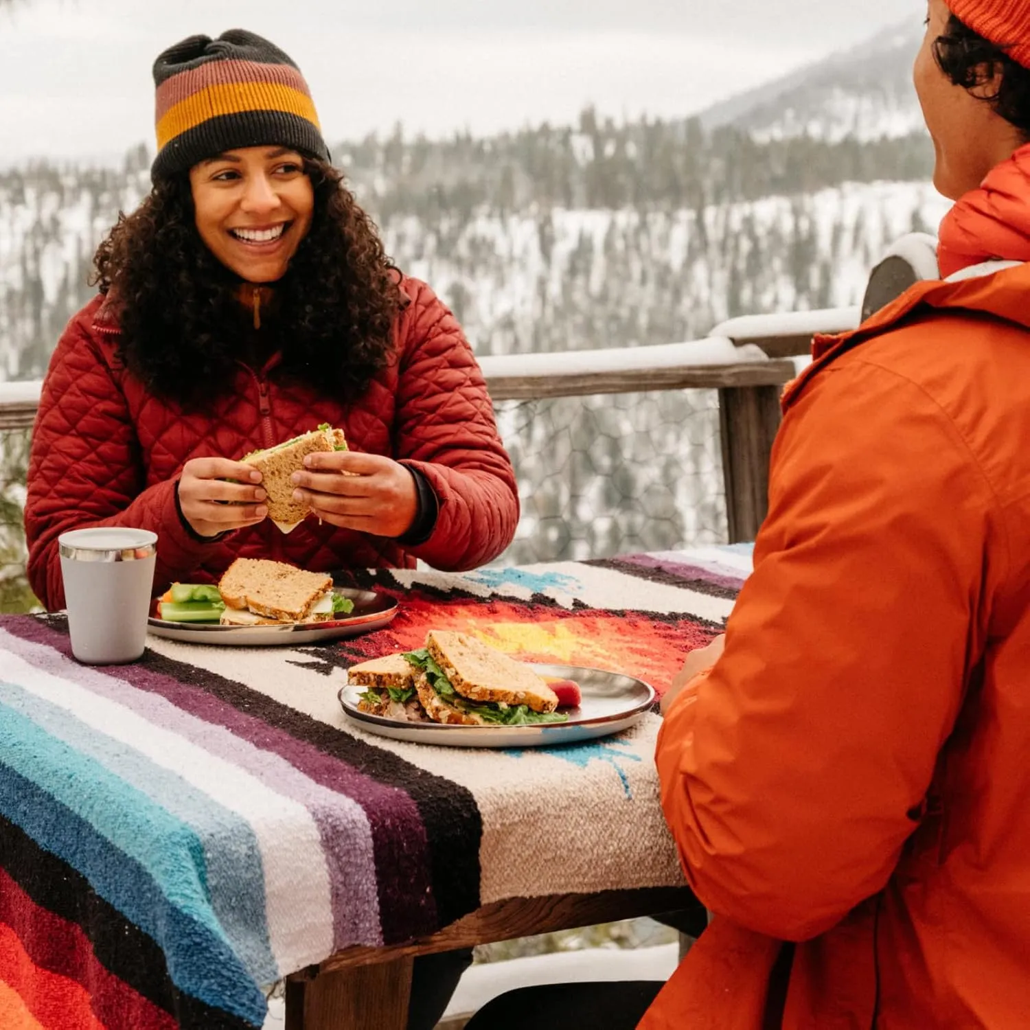 Hydro Flask Plate and Platter - Outdoor Kitchen Camping Travel Portable Dinnerware Food Container