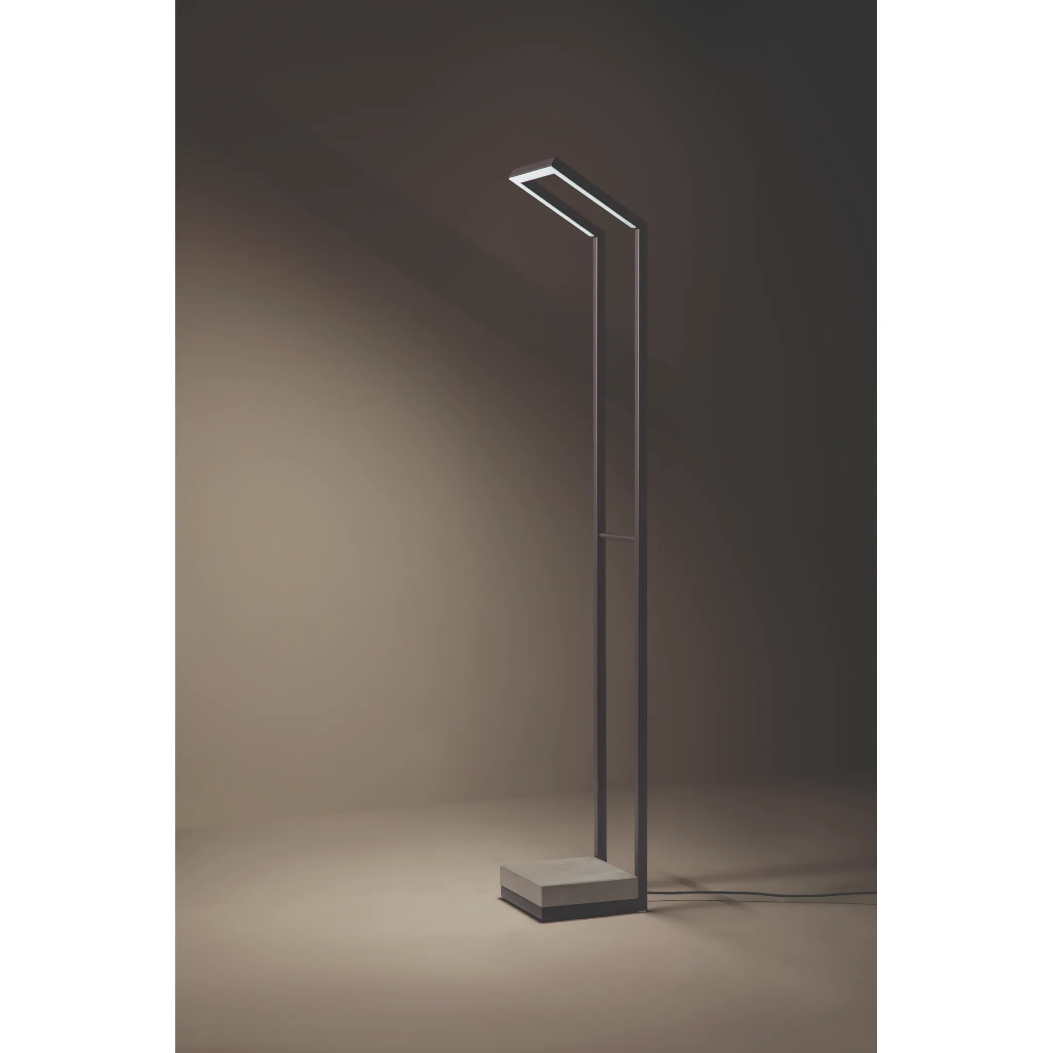 Iron Outdoor Ground Lantern | Unopiu Tratto