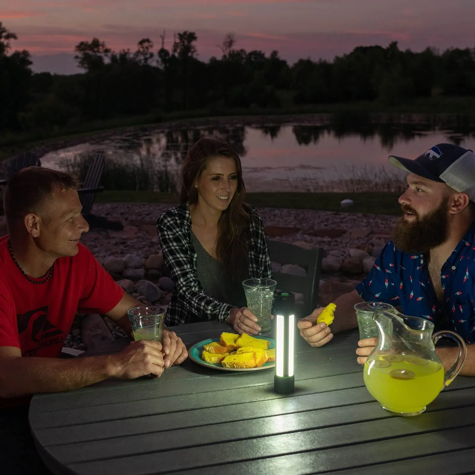 Kodiak® Rechargeable Kuadrant® 2000 Lumen COB LED Lantern