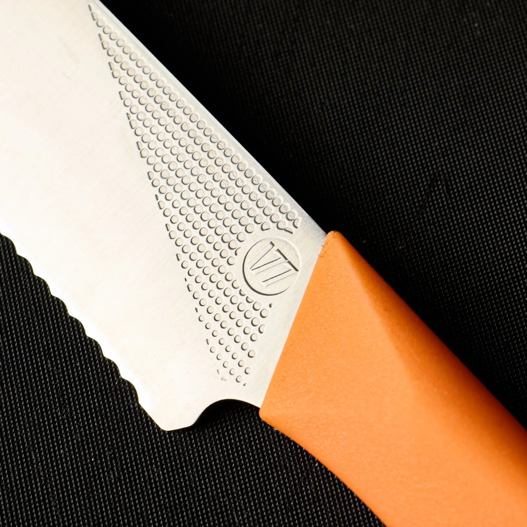 Milk Street Hi-Grip Serrated Kitchin-tan